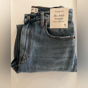 Abercrombie the ankle straight ultra high rise NWT